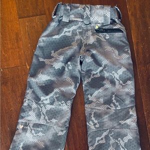 Obermeyer boys snowboard pants size xs(6-7)